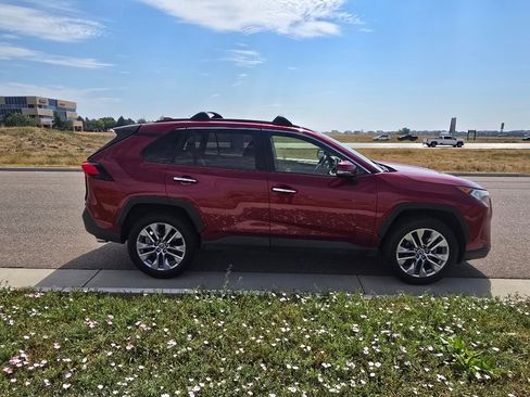 Used 2019 Toyota RAV4 Limited w/ Cold Weather Package AWD/4WD image 6