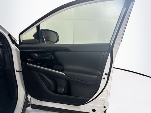 Used 2025 Toyota bZ4X FWD image 33