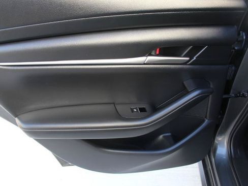 Used 2023 MAZDA MAZDA3 s FWD image 12