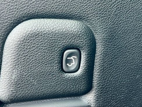 Used 2018 Jeep Grand Cherokee Altitude AWD/4WD image 37
