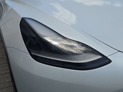 Used 2023 Tesla Model 3 Standard Range RWD image 10
