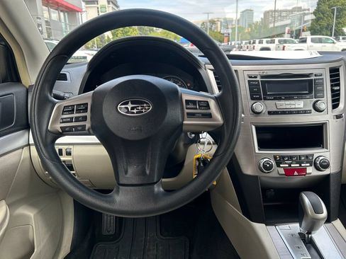 Used 2014 Subaru Outback 2.5i AWD/4WD image 13