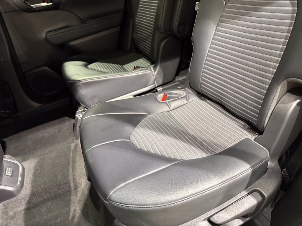 Used 2023 Toyota Highlander XSE AWD/4WD image 21