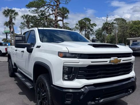 Used 2025 Chevrolet Silverado 2500 Custom w/ Custom Value Package AWD/4WD image 3