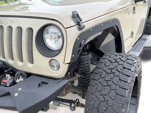 Used 2017 Jeep Wrangler Sport w/ Quick Order Package 24S AWD/4WD image 11