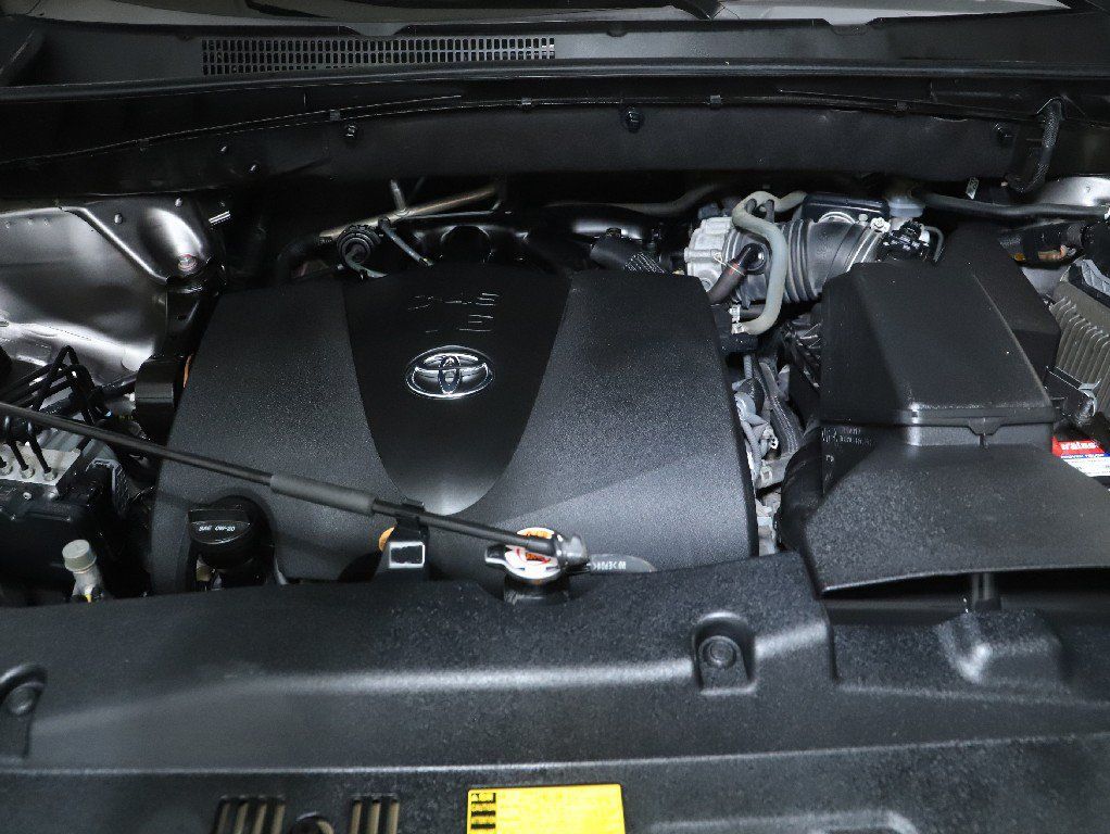 Used 2019 Toyota Highlander XLE FWD image 36