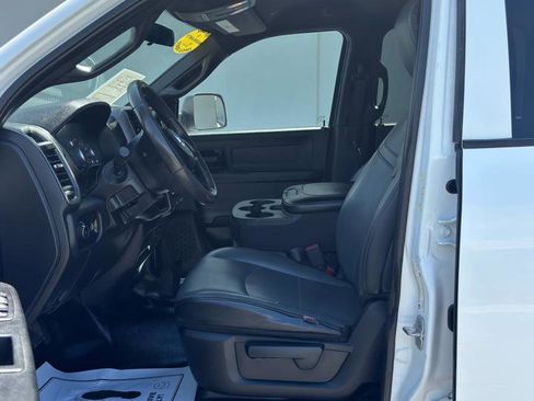 Used 2022 RAM 2500 Tradesman w/ Chrome Appearance Group AWD/4WD image 11