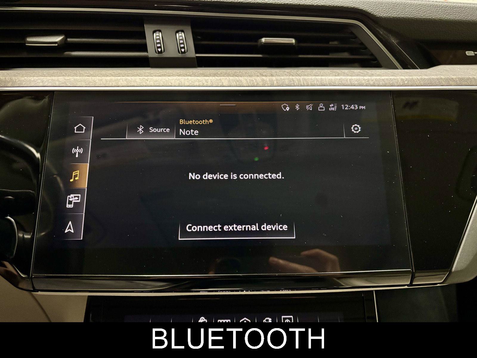 Used 2024 Audi Q8 e-tron Premium AWD/4WD image 40