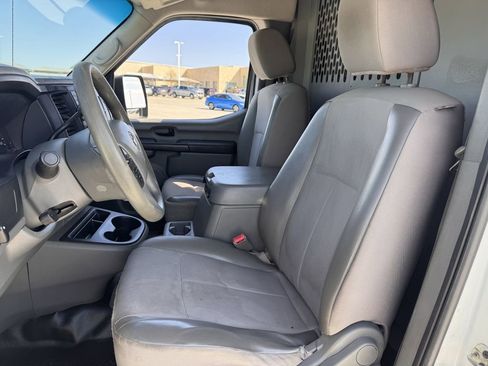 Used 2020 Nissan NV 2500 SV RWD image 22