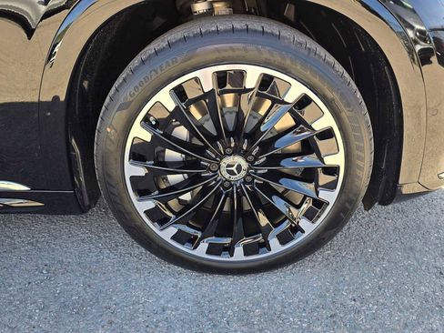 New 2026 Mercedes-Benz EQS 550 4MATIC SUV image 9