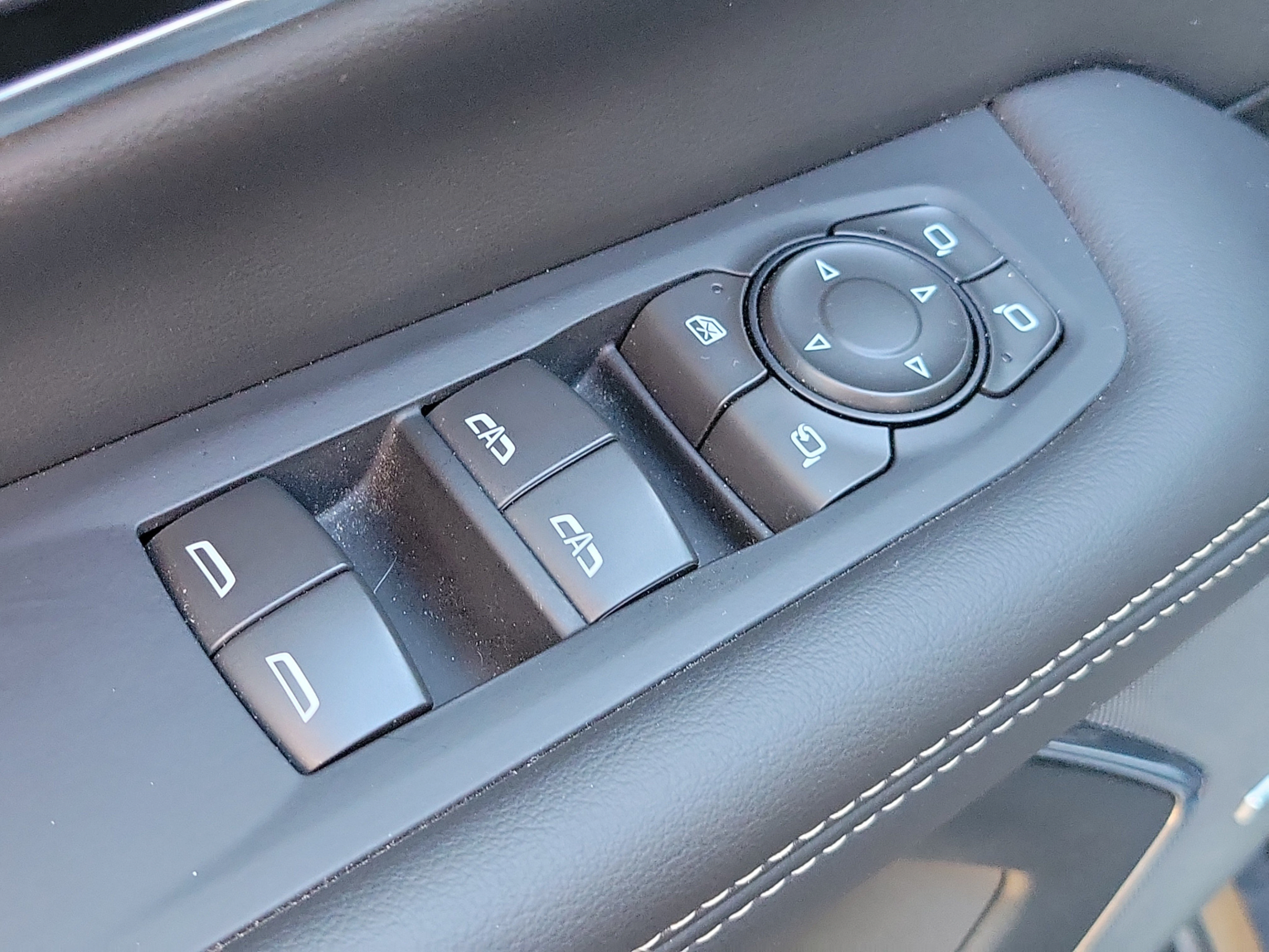 Used 2025 GMC Yukon Elevation AWD/4WD image 21