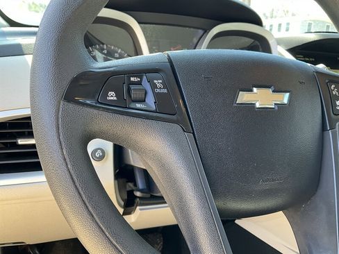 Used 2017 Chevrolet Equinox LS FWD image 26