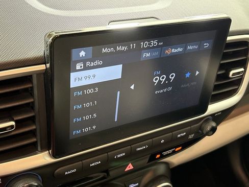 Used 2025 Hyundai Venue SEL FWD image 22