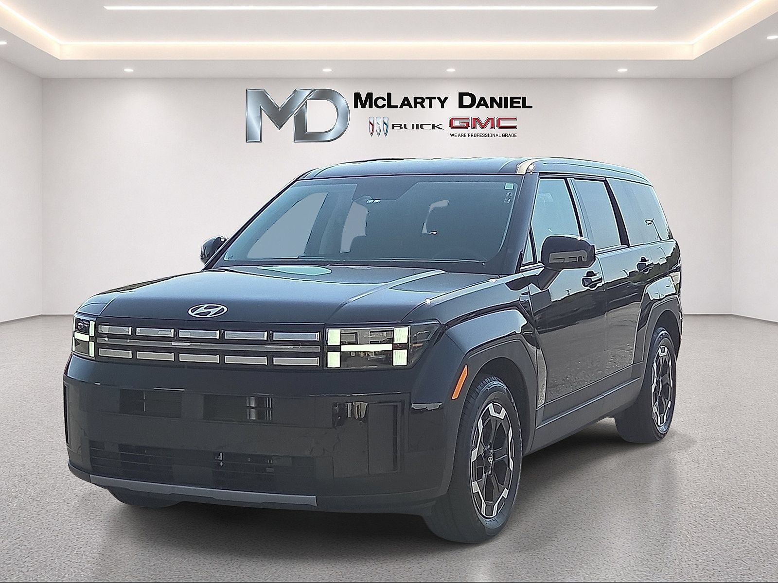 Used 2025 Hyundai Santa Fe SE FWD image 3