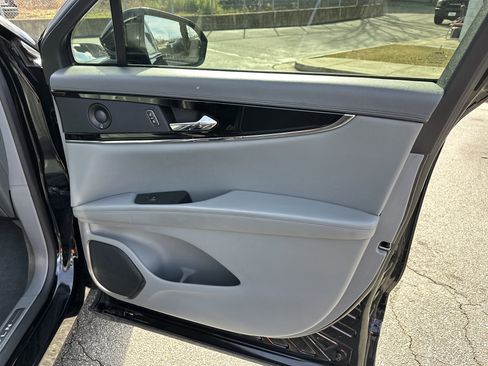 Used 2021 Lincoln Nautilus Reserve w/ Monochromatic Package image 16