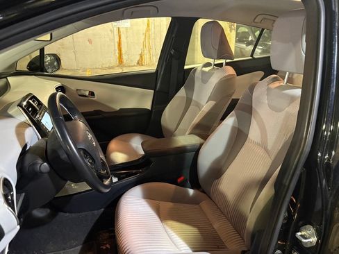 Used 2022 Toyota Prius Prime LE FWD image 14