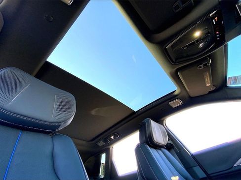 New 2026 Cadillac Lyriq V image 33