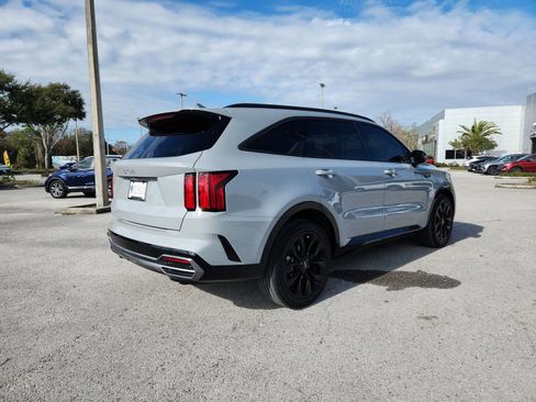 Used 2023 Kia Sorento SX image 3