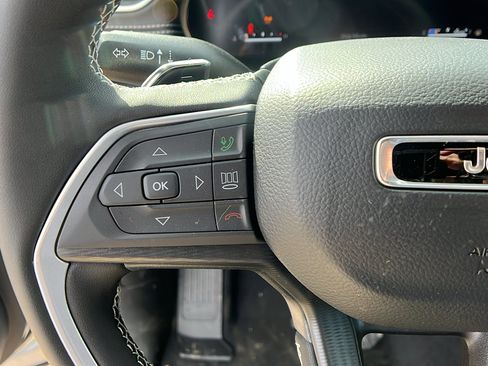 New 2025 Jeep Grand Cherokee 4WD image 20