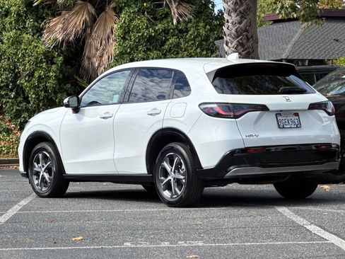 Used 2023 Honda HR-V EX-L image 6