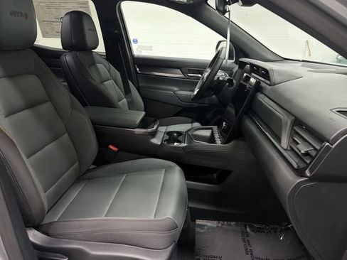 New 2026 GMC Terrain AT4 w/ LPO, Black Badging Package AWD/4WD image 19