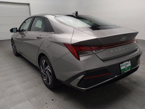 Used 2024 Hyundai Elantra Limited FWD image 5