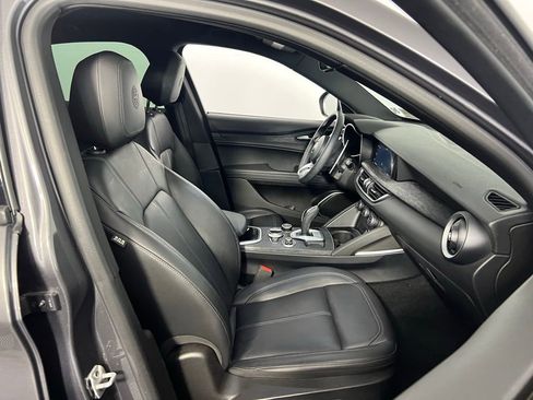 Used 2022 Alfa Romeo Stelvio Sprint image 30