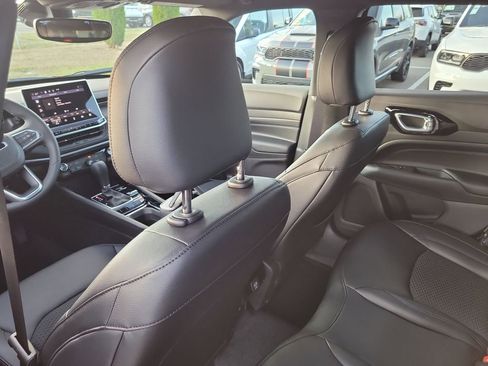 New 2026 Jeep Compass Latitude AWD/4WD image 12