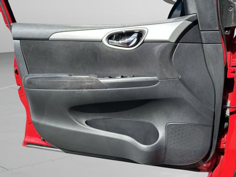 Used 2015 Nissan Sentra SR w/ Navigation Package image 17