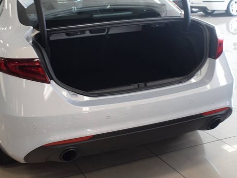 Used 2022 Alfa Romeo Giulia Ti RWD image 16