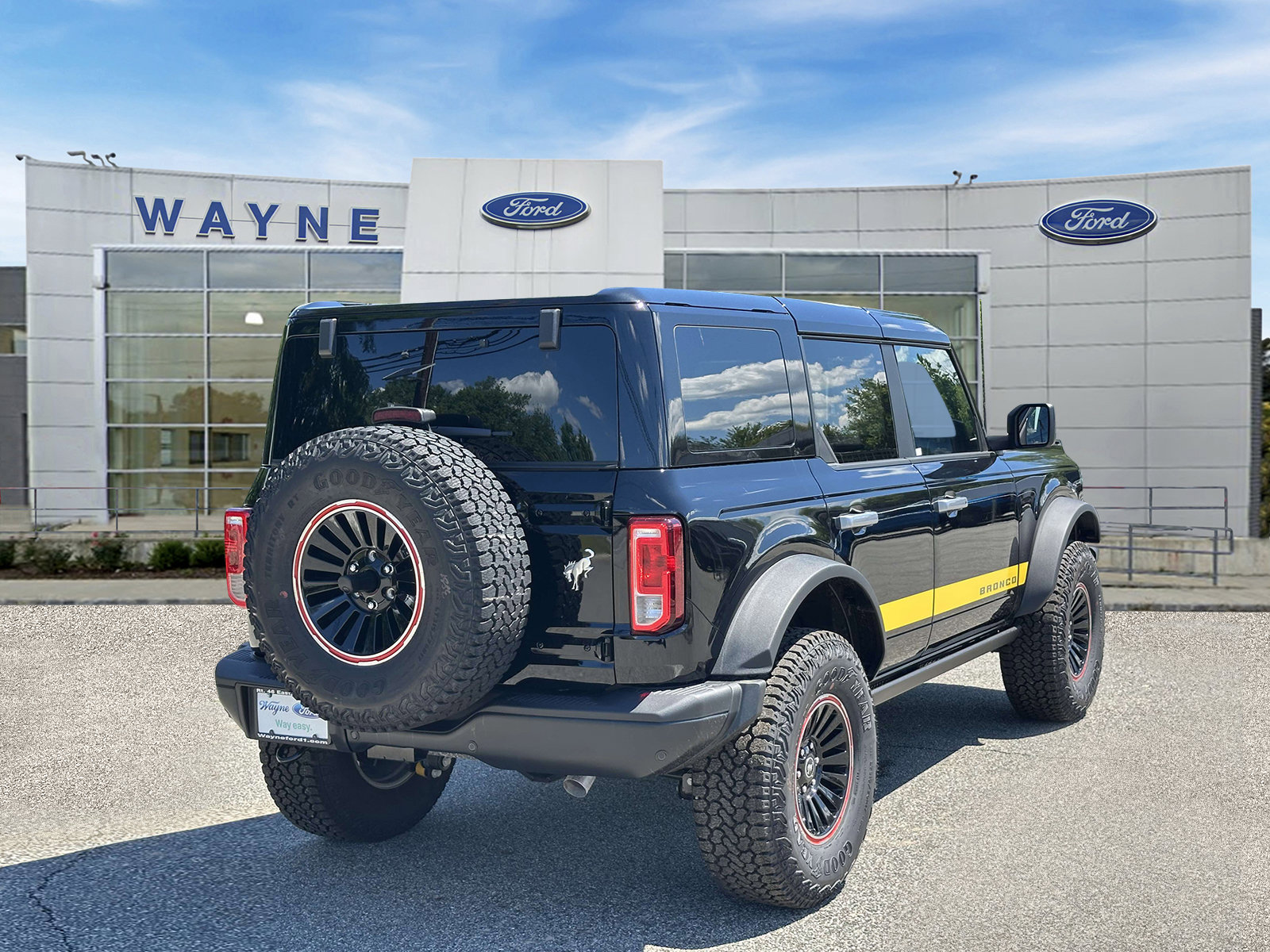 Used 2025 Ford Bronco Big Bend w/ Black Diamond Package AWD/4WD image 4