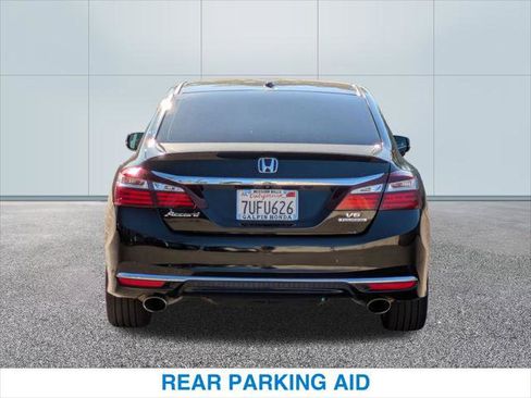 Used 2016 Honda Accord Touring image 8