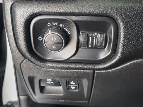 Used 2022 RAM 1500 Laramie AWD/4WD image 24