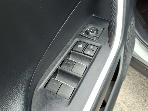 Used 2025 Toyota RAV4 XSE AWD/4WD image 9