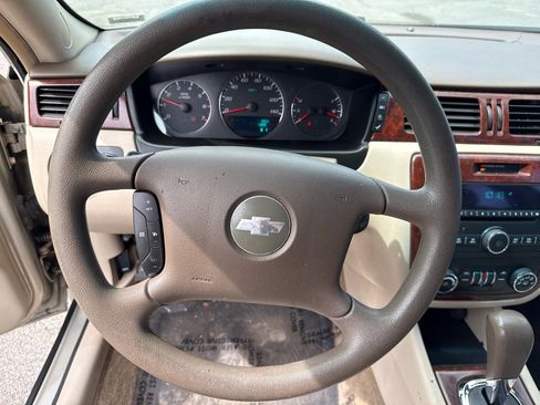 Used 2008 Chevrolet Impala LT FWD image 13