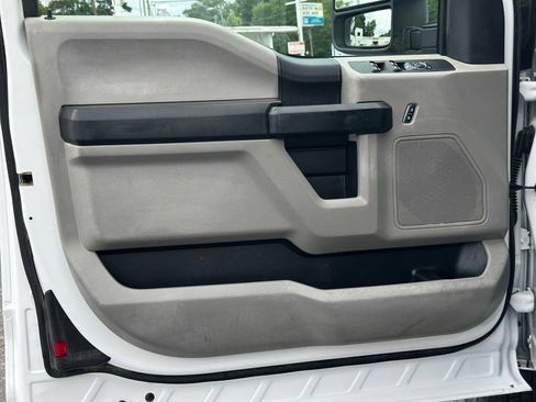 Used 2018 Ford F250 XL w/ Power Equipment Group AWD/4WD image 17