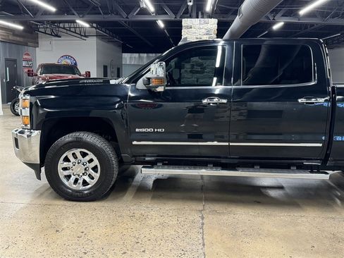 Used 2019 Chevrolet Silverado 2500 LTZ w/ Duramax Plus Package AWD/4WD image 5