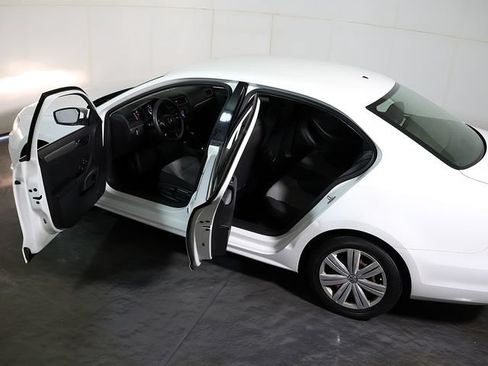 Used 2017 Volkswagen Jetta S FWD image 5