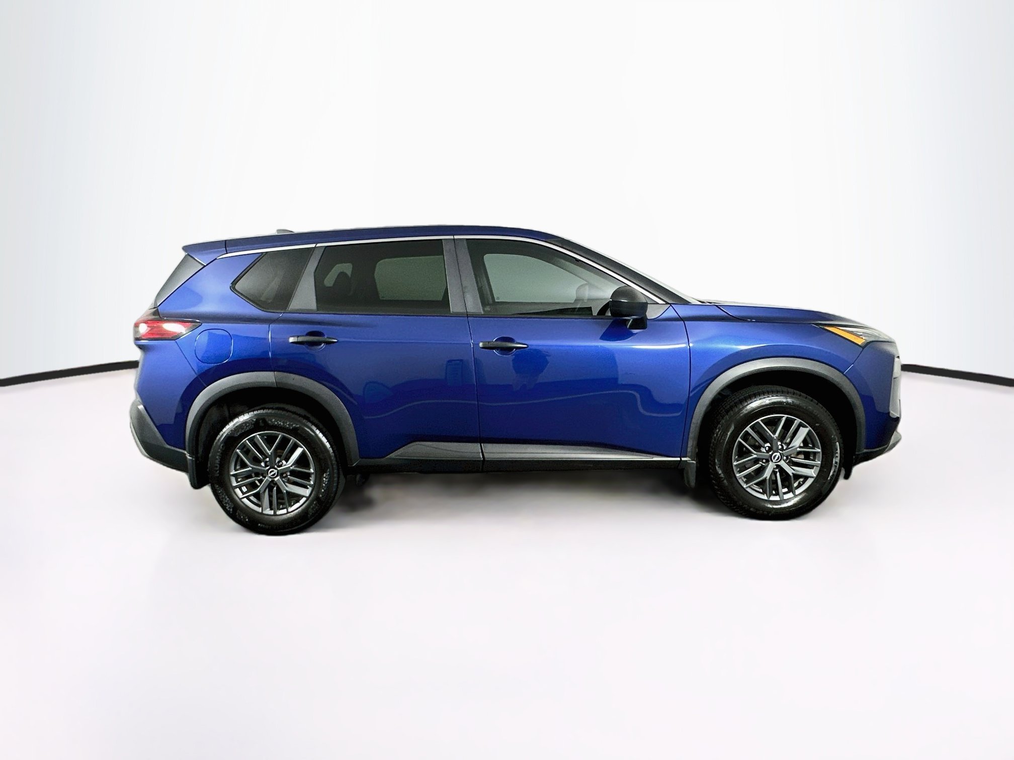 Used 2023 Nissan Rogue S FWD image 10