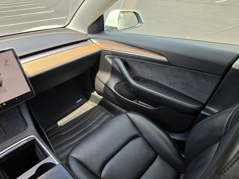 Used 2022 Tesla Model 3 Long Range AWD/4WD image 27