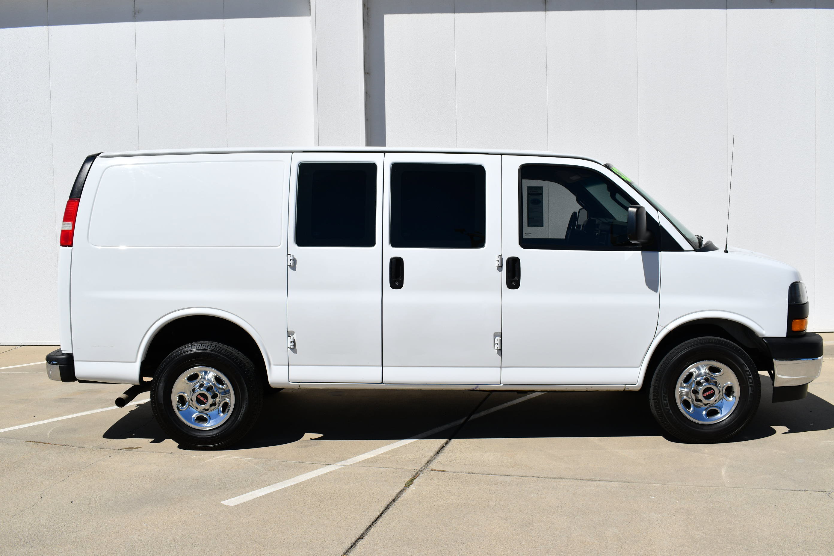 Used 2018 GMC Savana 2500 w/ Driver Convenience Package RWD image 5