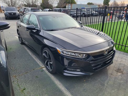 Used 2018 Honda Accord Sport image 3