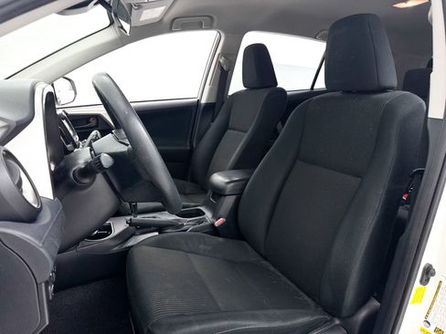 Used 2018 Toyota RAV4 LE w/ Carpet Mat Package FWD image 15