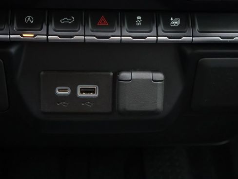 Used 2021 Chevrolet Silverado 1500 LT image 22