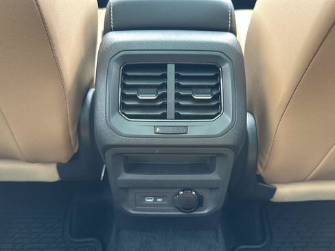 Used 2024 Volkswagen Tiguan SE R-Line AWD/4WD image 39