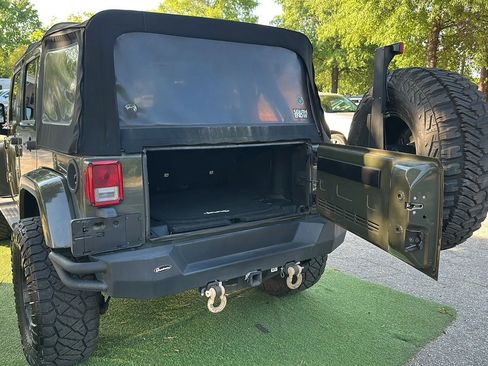 Used 2015 Jeep Wrangler Unlimited Sahara AWD/4WD image 11