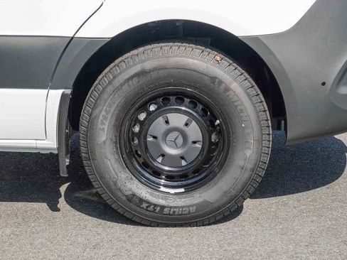 New 2025 Mercedes-Benz Sprinter 2500 image 10