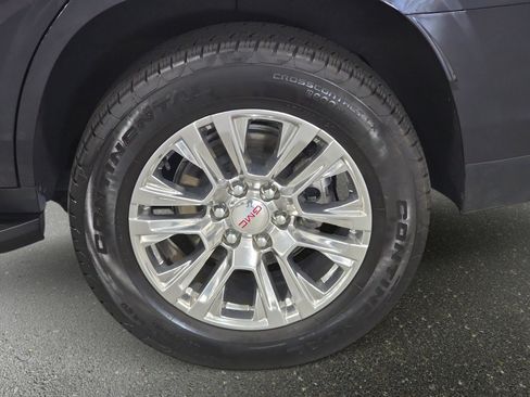 Used 2024 GMC Yukon Denali RWD image 32