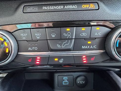 Used 2022 Ford Escape SE w/ SE Sport Appearance Package AWD/4WD image 22