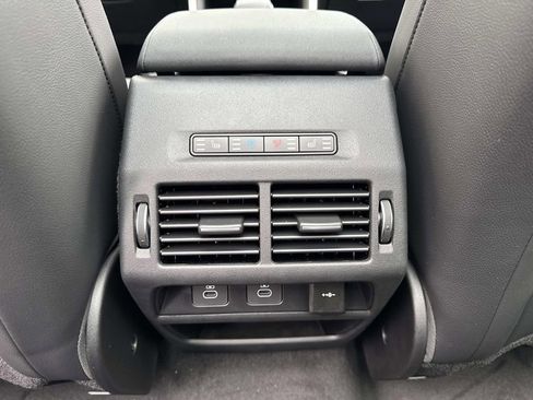 New 2026 Land Rover Discovery Sport Landmark AWD/4WD image 17